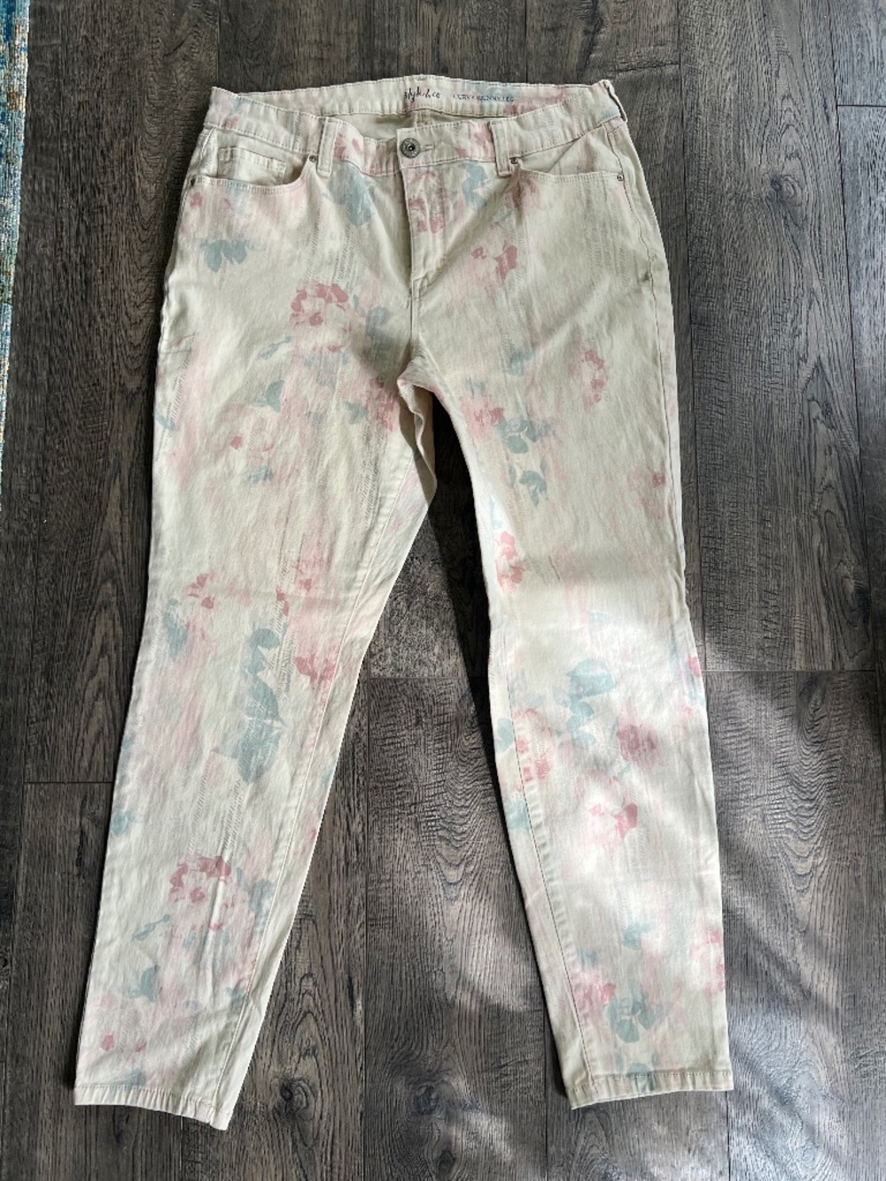 NWOT Shabby Chic Cottagecore floral skinny jeans Style and Co